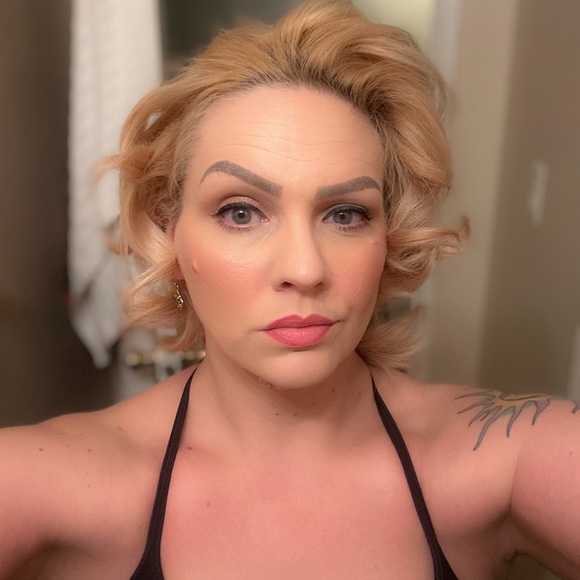 Meet your Posher, Danielle - Picture 12 of 16